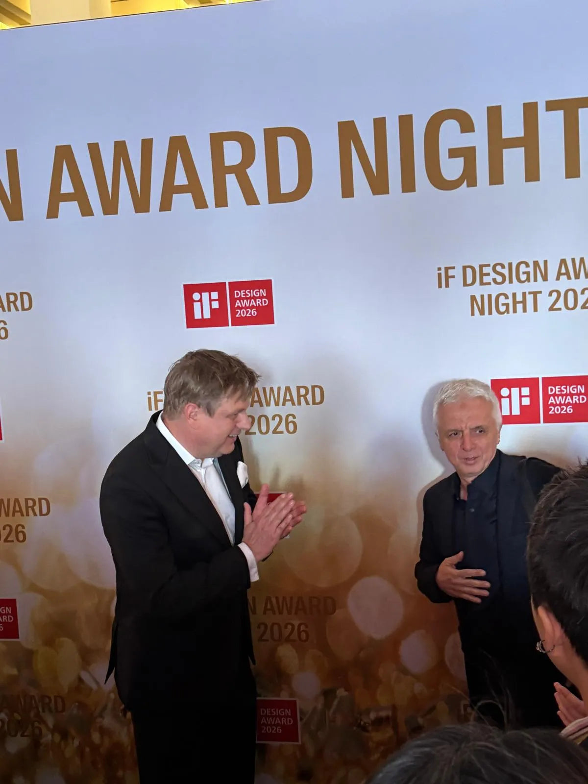 Tanatar Şirketler Grubu Yönetim Kurulu Başkanı Serkan EL, iF Design Award CEO’su Uwe Cremering ile Berlin’de düzenlenen iF Design Award 2026 Ödül Töreni’nde bir araya geldi.